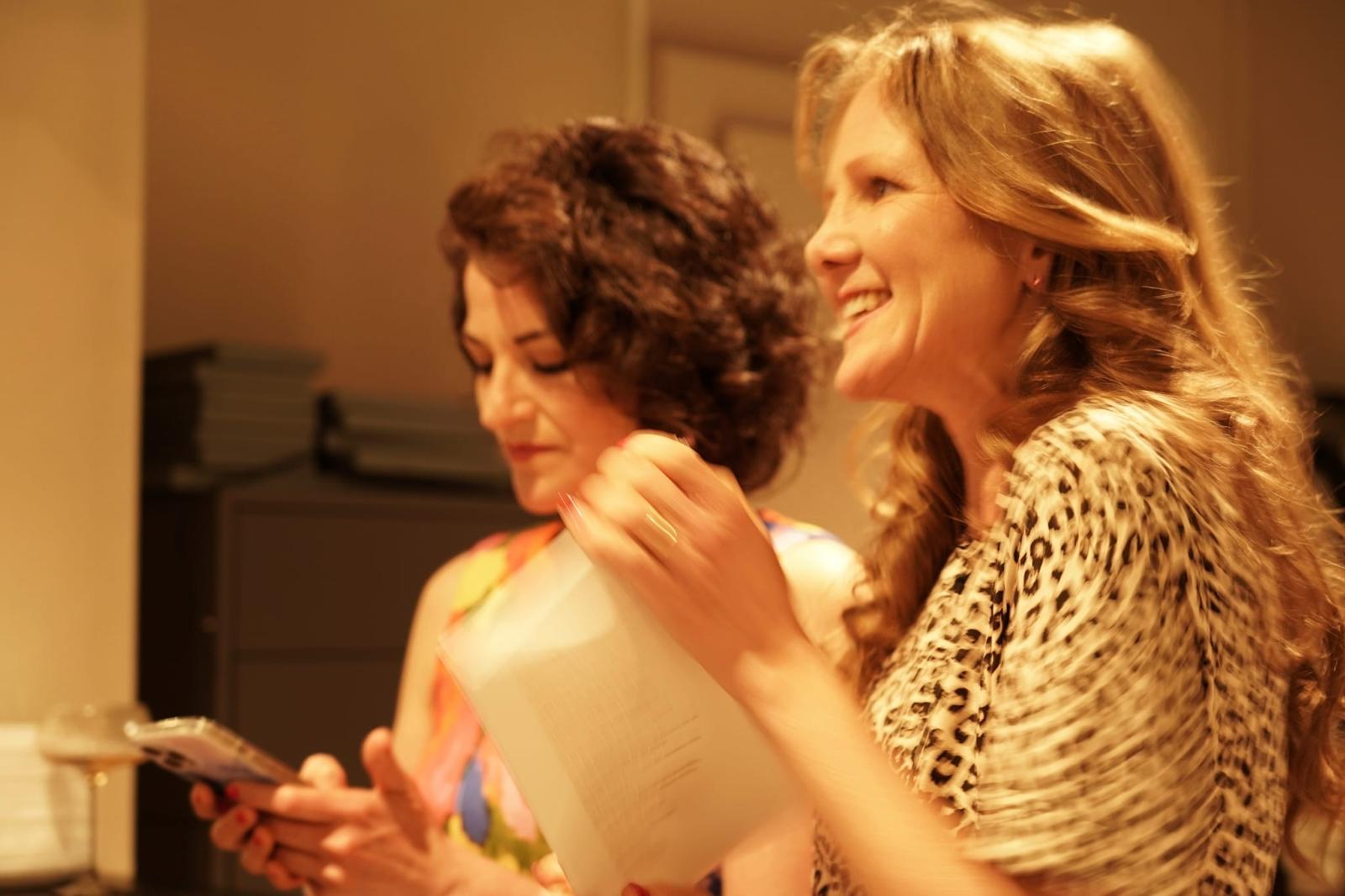 Miriam Ysa Calista bei einer Lesung